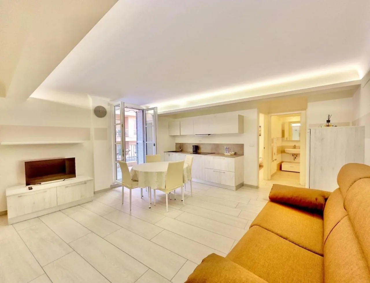Trilocale Palais Ausonia, Apartment Menton